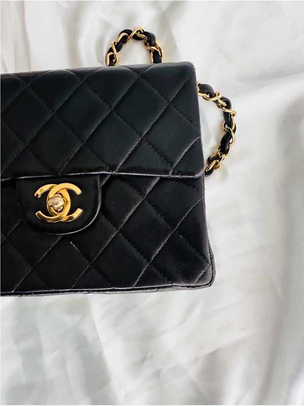 CHANEL Black Quilted Leather Crossbody Bag with Gold Hardware - Picture 6 of 14